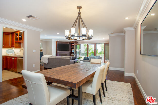 Property Photo:  11863   Darlington Ave G1  CA 90049 