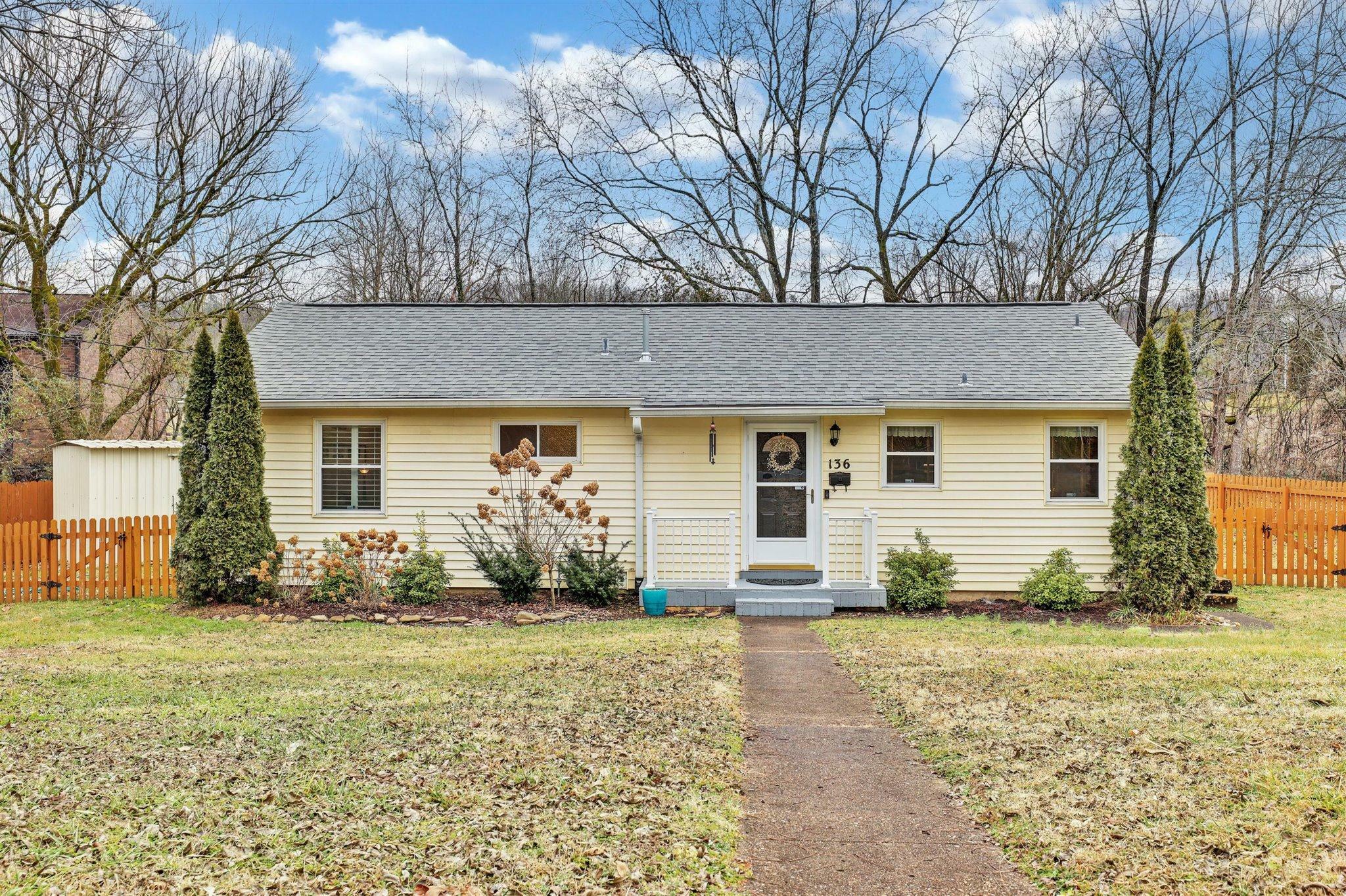 Property Photo:  136 E Arrowwood Rd  TN 37830 