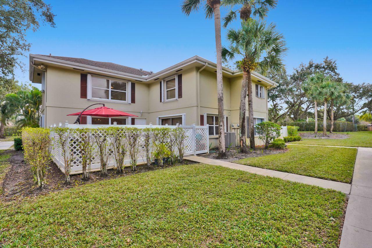 Property Photo:  2 Amherst Court D  FL 33411 