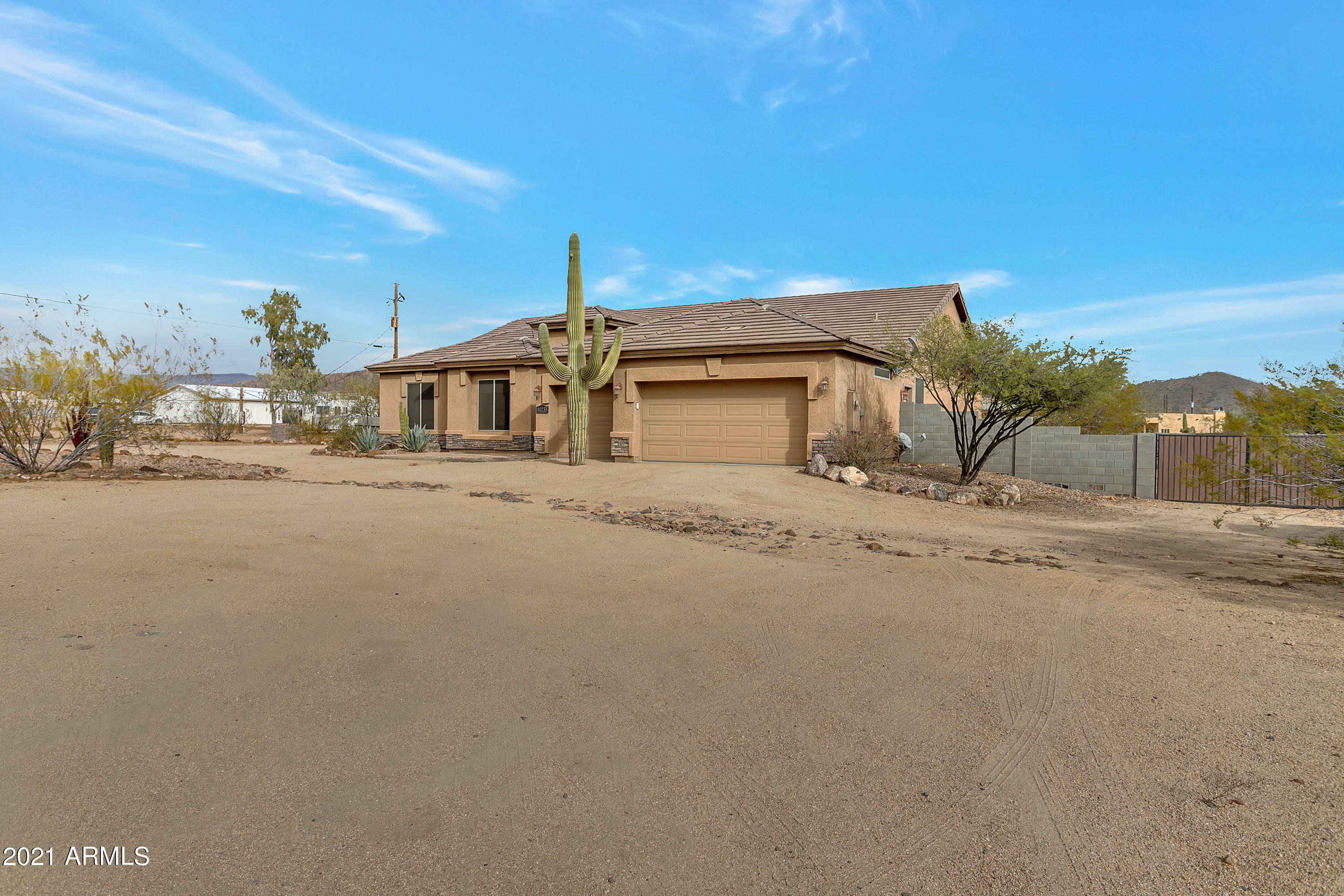 Property Photo:  40233 N 2nd Drive  AZ 85086 