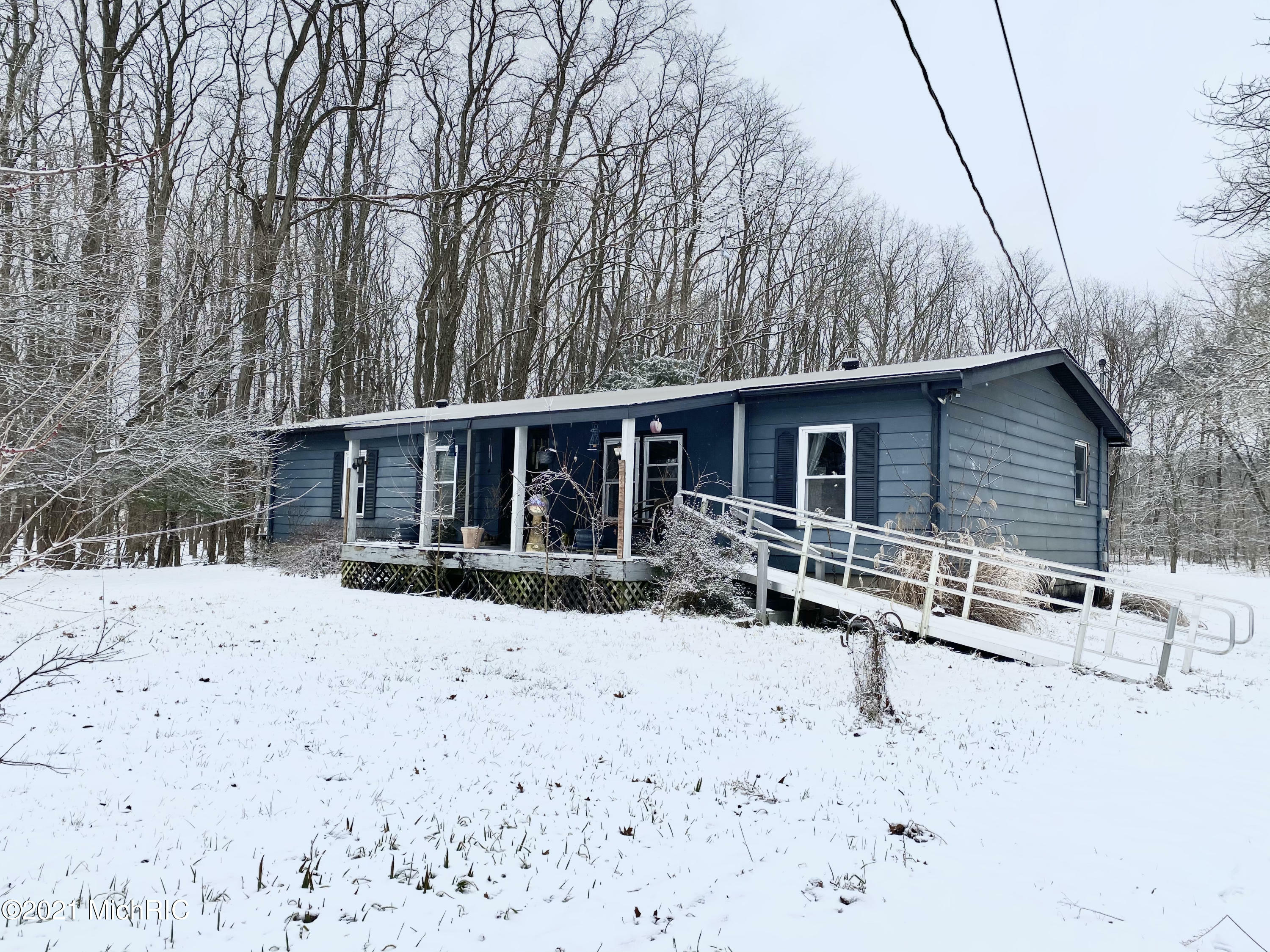 Property Photo:  55719 Resort Road  MI 49093 