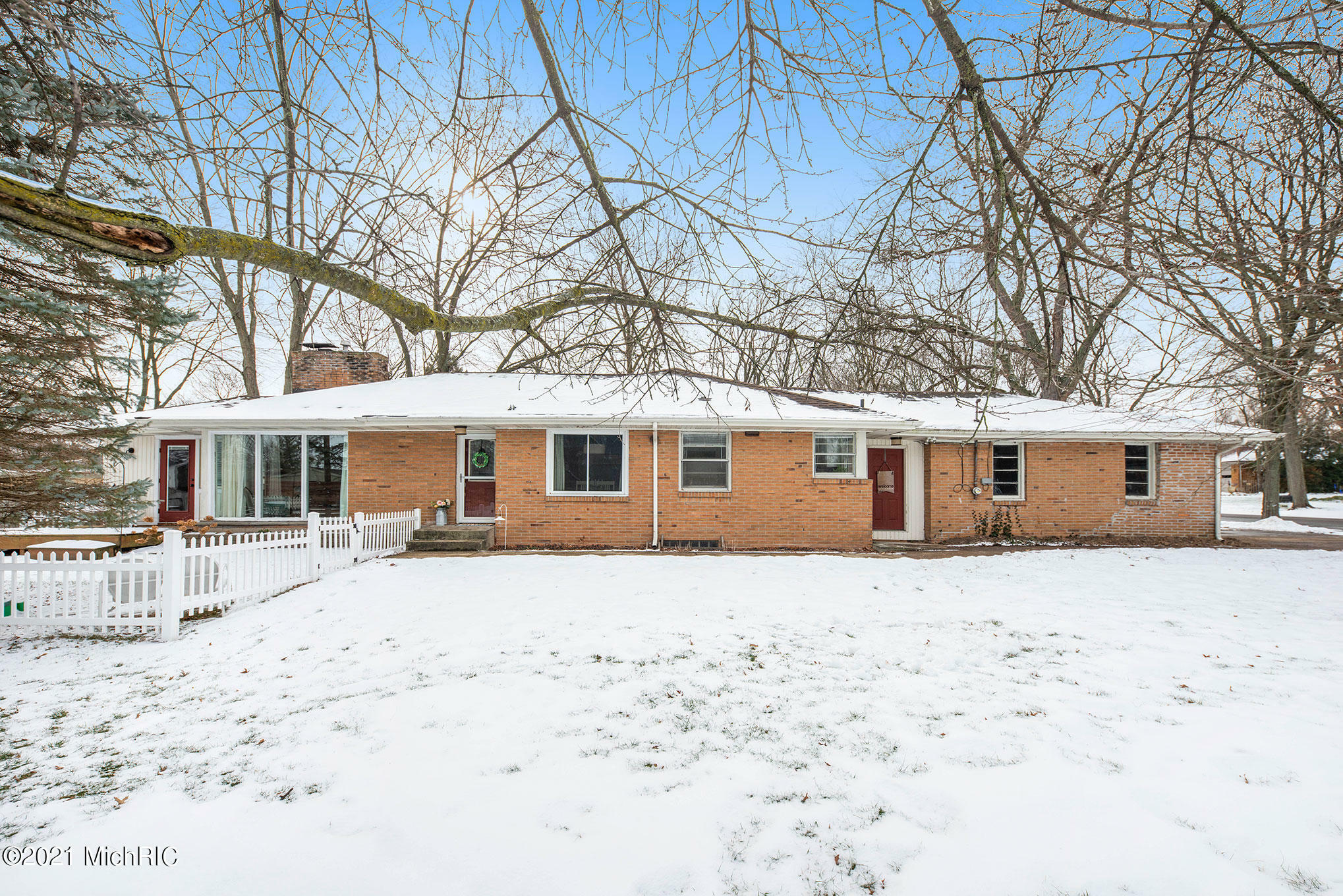 Property Photo:  1688 Woodcliff Avenue SE  MI 49506 