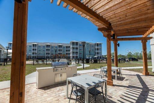 Property Photo:  5561 Post Oak Boulevard B2  FL 33544 