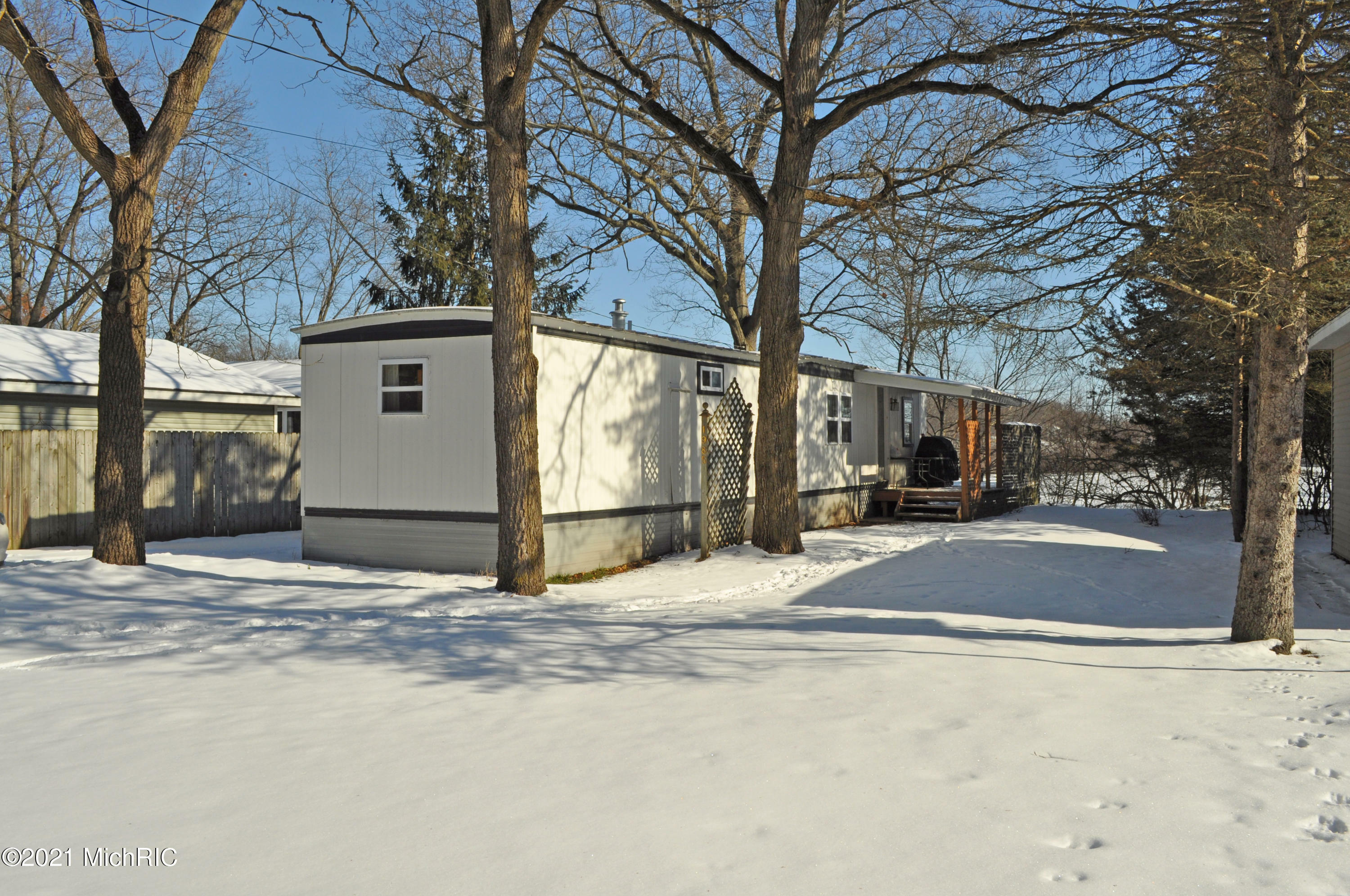 Property Photo:  1985 Grandview Avenue  MI 49010 