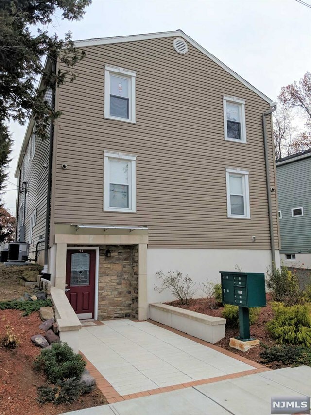 Property Photo:  92 Morrissee Avenue 2  NJ 07057 