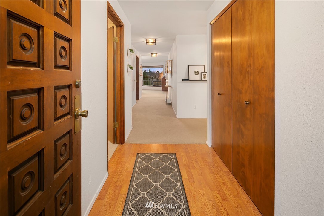 Property Photo:  1005 5th Avenue S 203B  WA 98020 