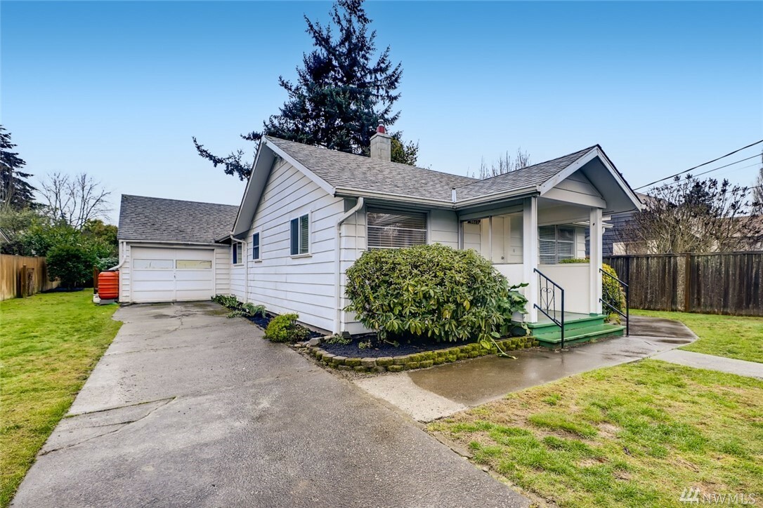 Property Photo:  8823 15th Ave SW  WA 98106 