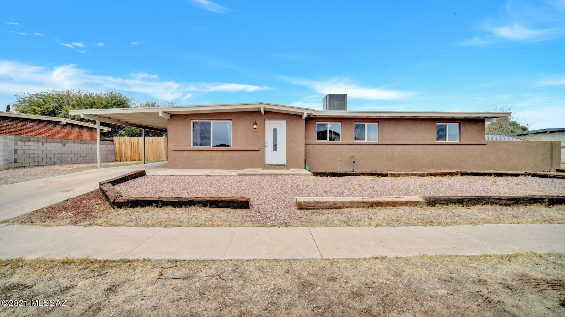 Property Photo: 17710 S Camino De Las Quintas AZ 85629