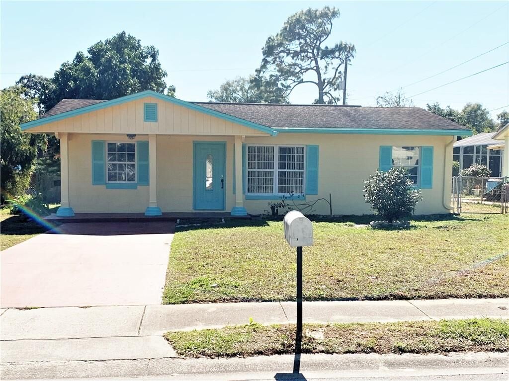Property Photo:  190 Pine Tree Drive  FL 32707 