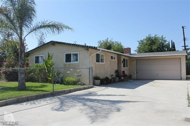 Property Photo:  725 Royal Avenue  CA 93065 