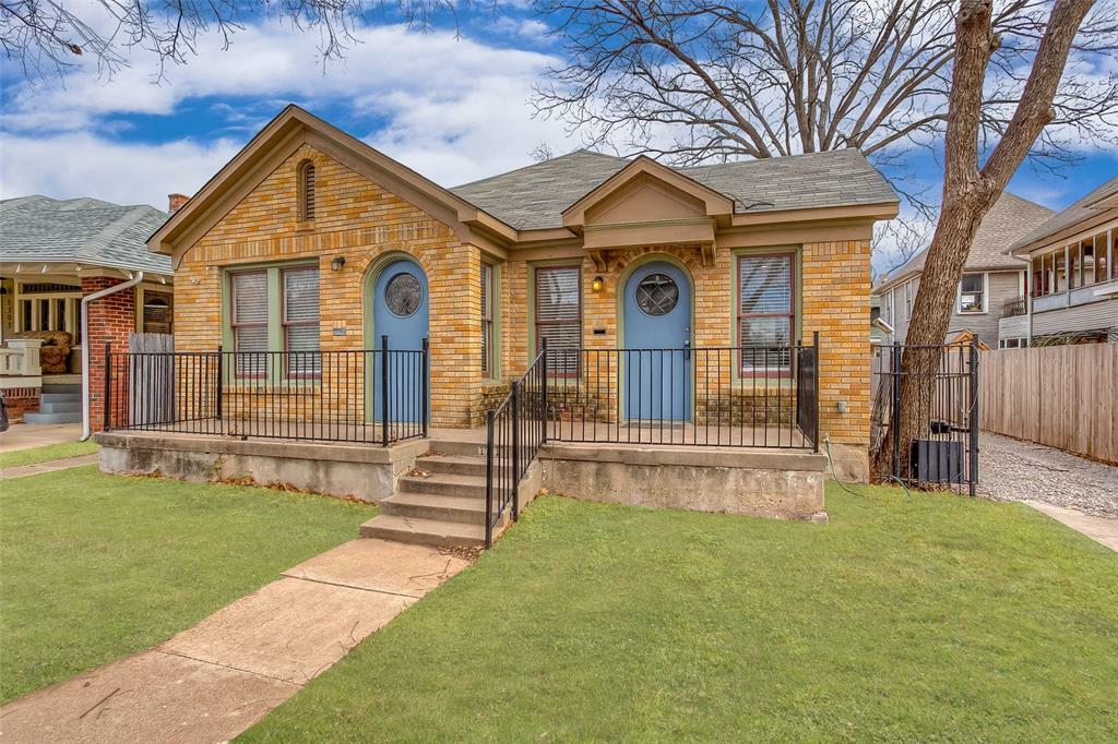 Property Photo:  1911 College Avenue  TX 76110 