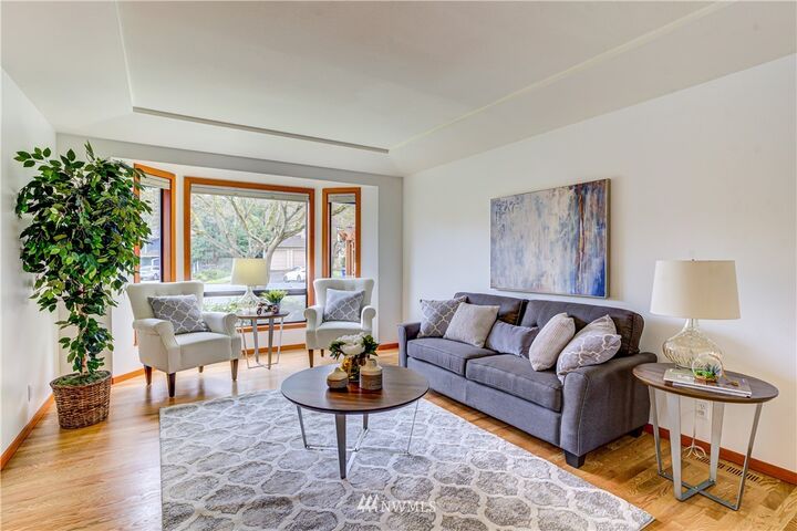 Property Photo: 22618 NE 15th Place WA 98074