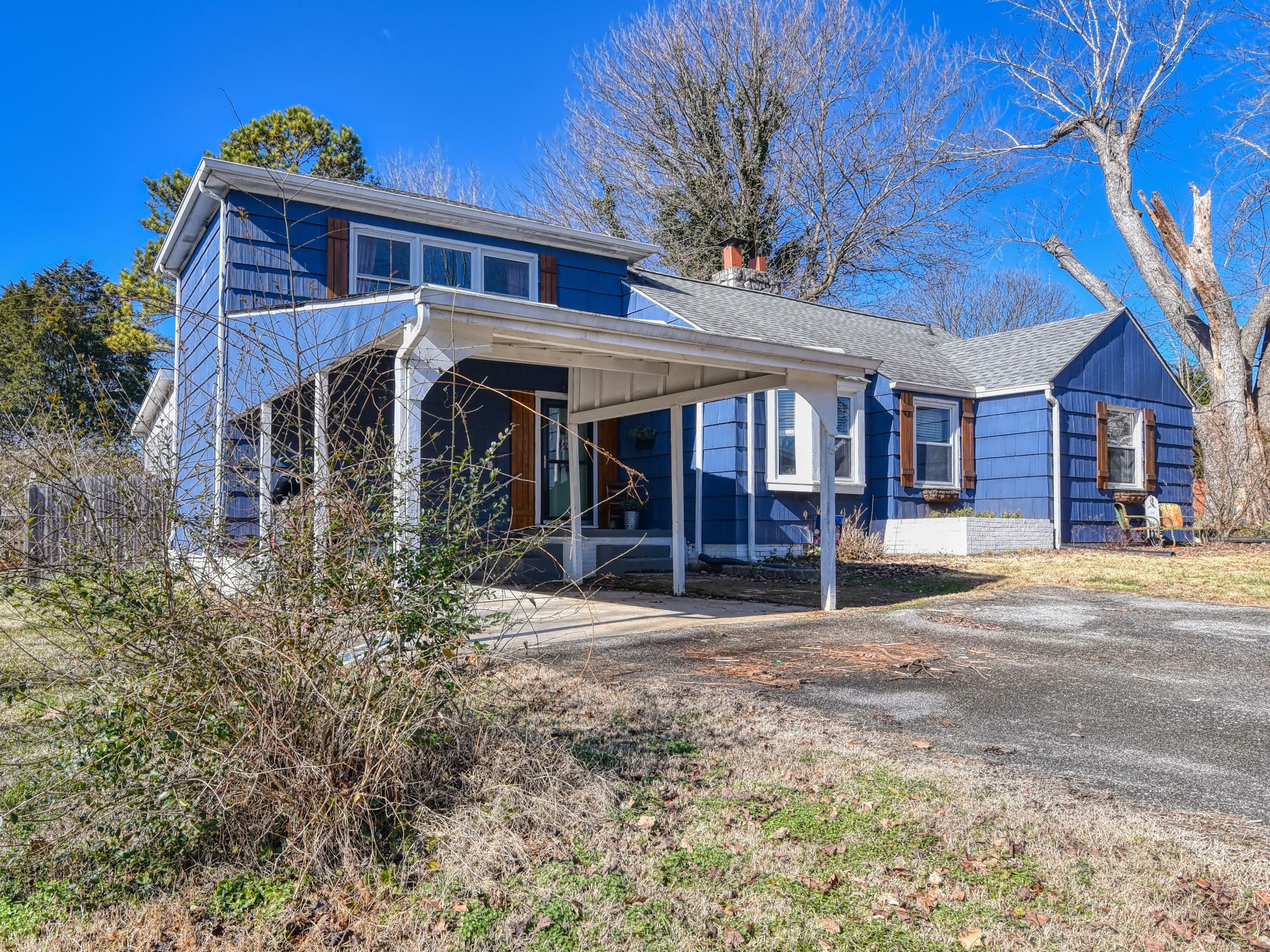 Property Photo:  4907 Oakview Rd  TN 37918 