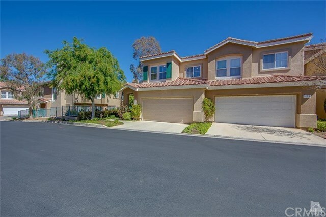 Property Photo:  572 Bannister Way A  CA 93065 