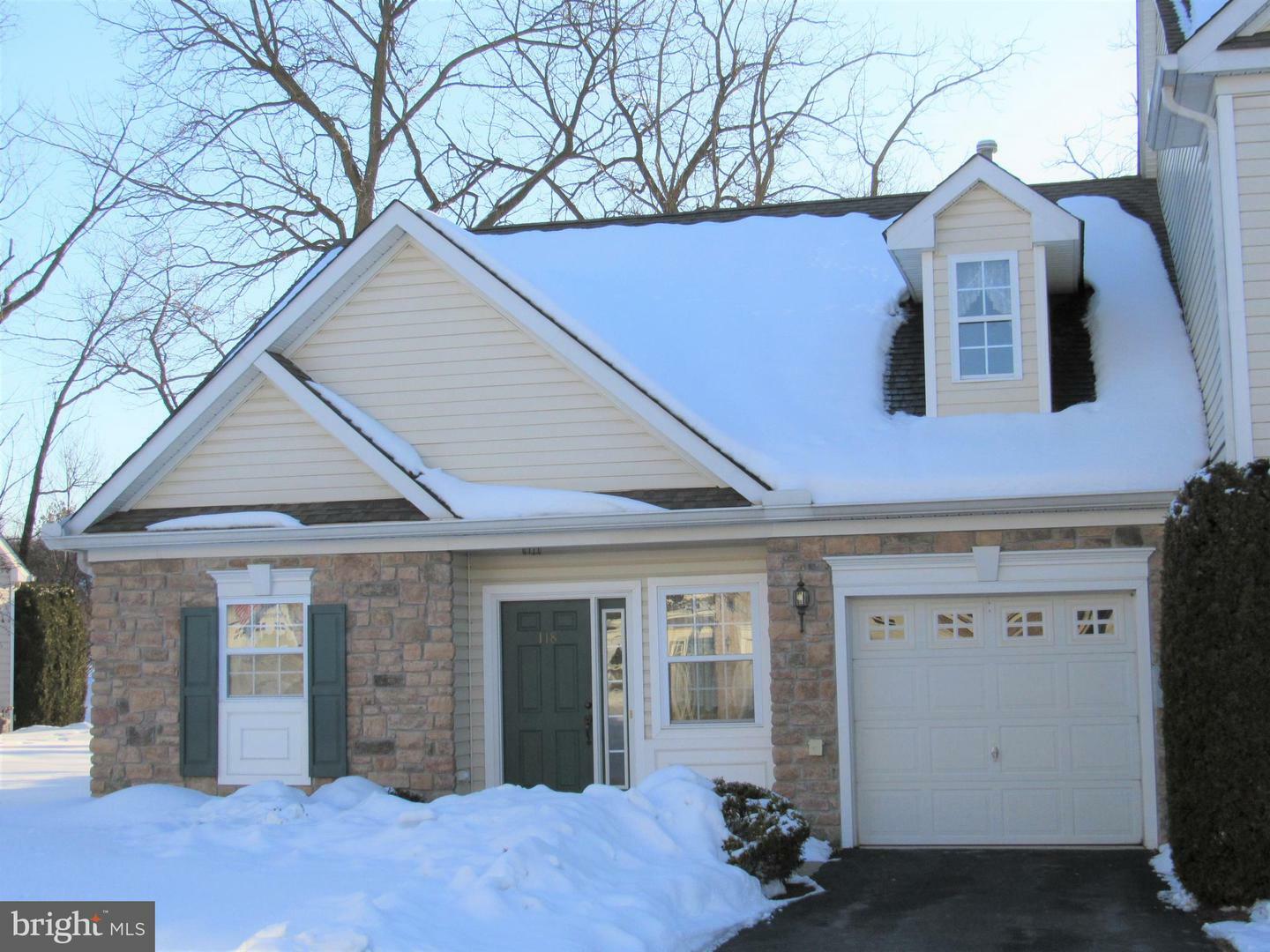Property Photo: 118 Village Drive PA 19510
