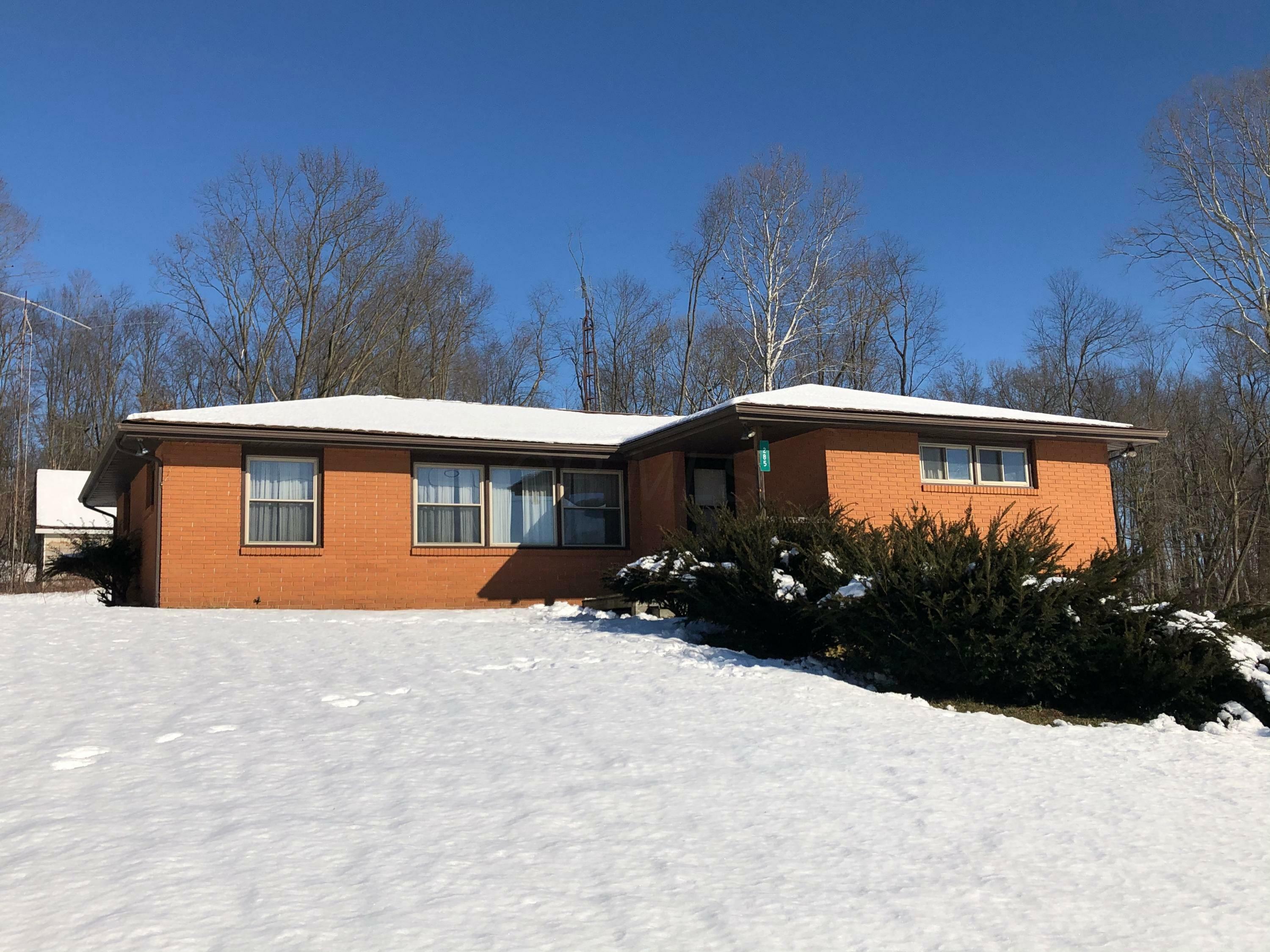 Property Photo: 285 Clearview NE Drive OH 43055