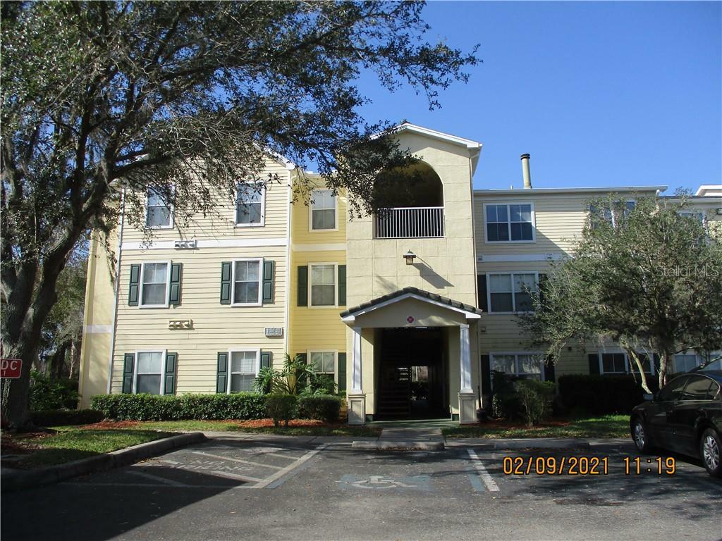 Property Photo:  18565 Bridle Club Drive  FL 33647 