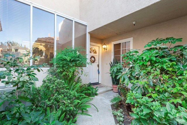 Property Photo:  620 Kingswood Lane D  CA 93065 