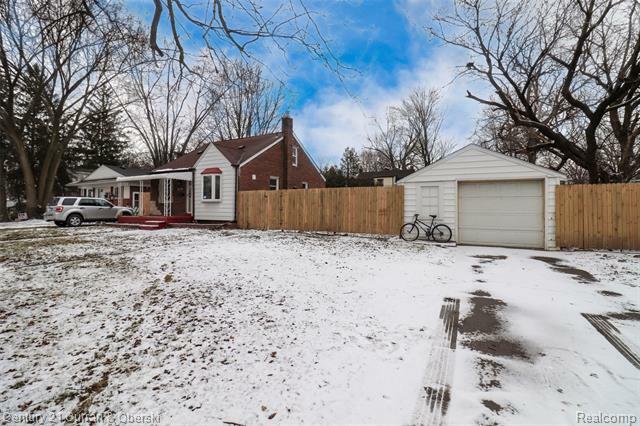 Property Photo:  5355 Pelham Street  MI 48125 