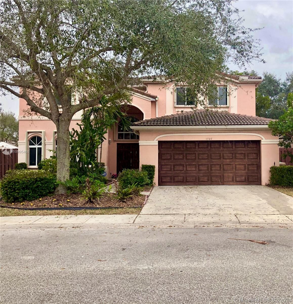 Property Photo: 1707 SW 108th Way FL 33324