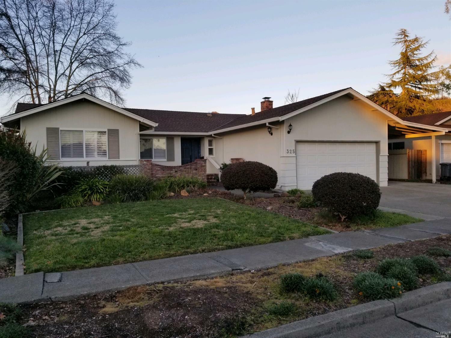 Property Photo: 325 Simone Place CA 95409