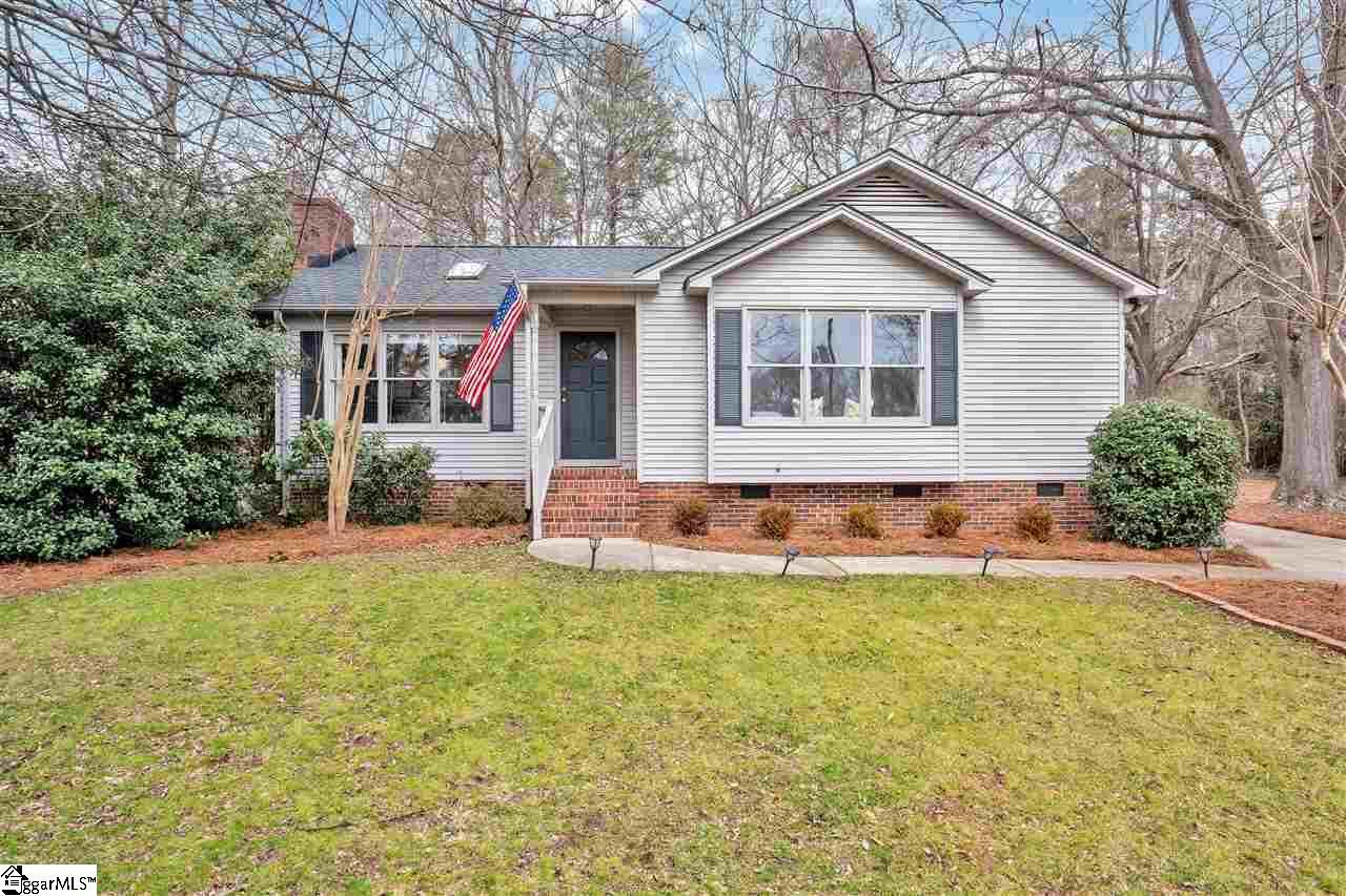 Property Photo: 140 Broughton Drive SC 29609