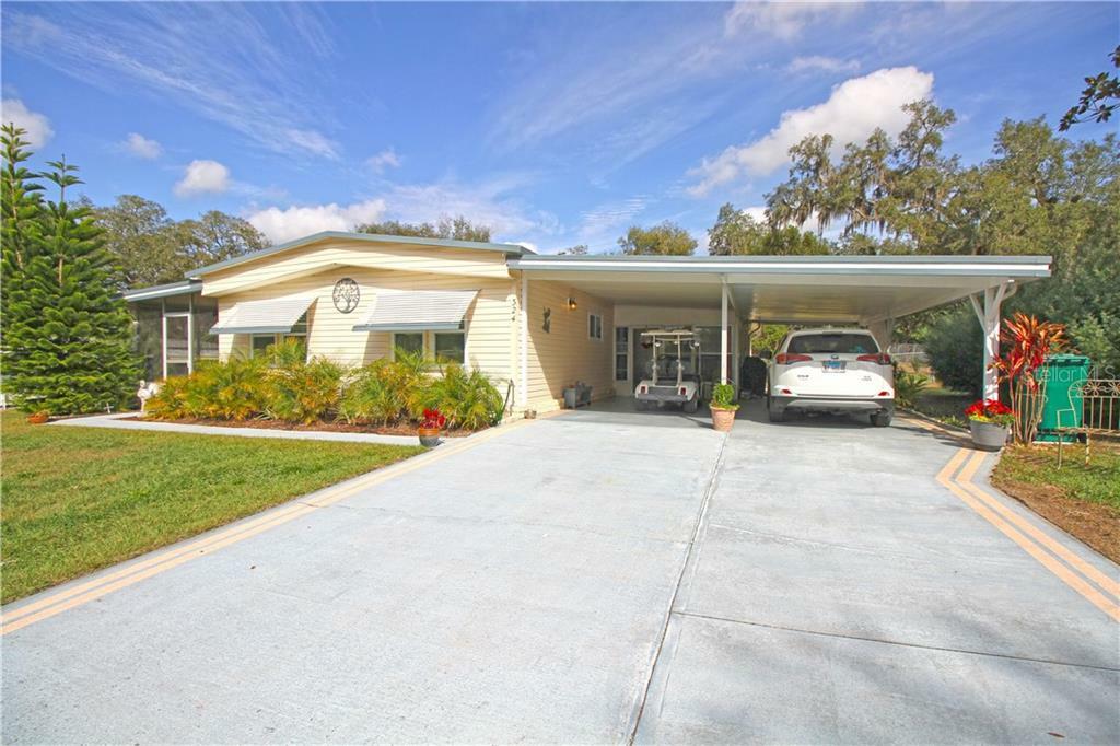 Property Photo:  324 Ivanhoe Circle  FL 32159 