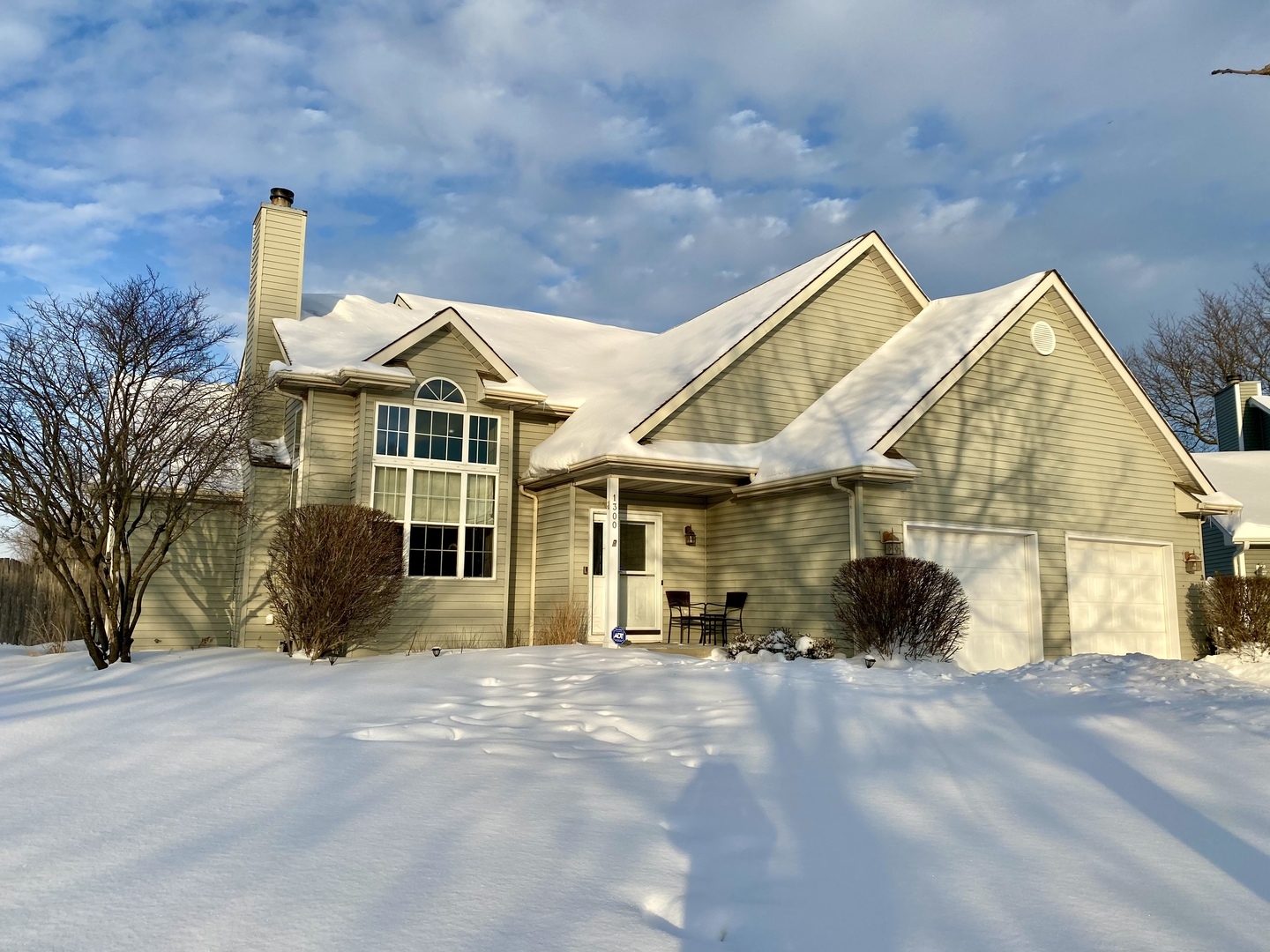 Property Photo:  1300 Valayna Drive  IL 60504 