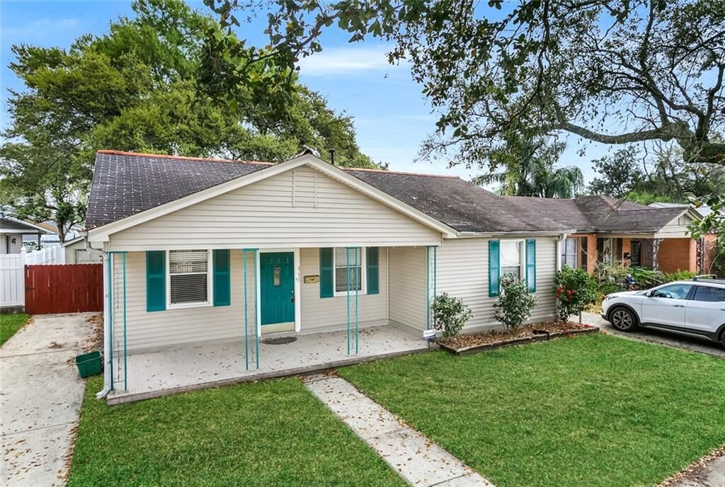 Property Photo: 555 Carol Drive LA 70121