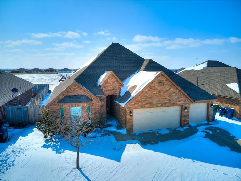Property Photo:  18529 Haslemere Lane  OK 73012 