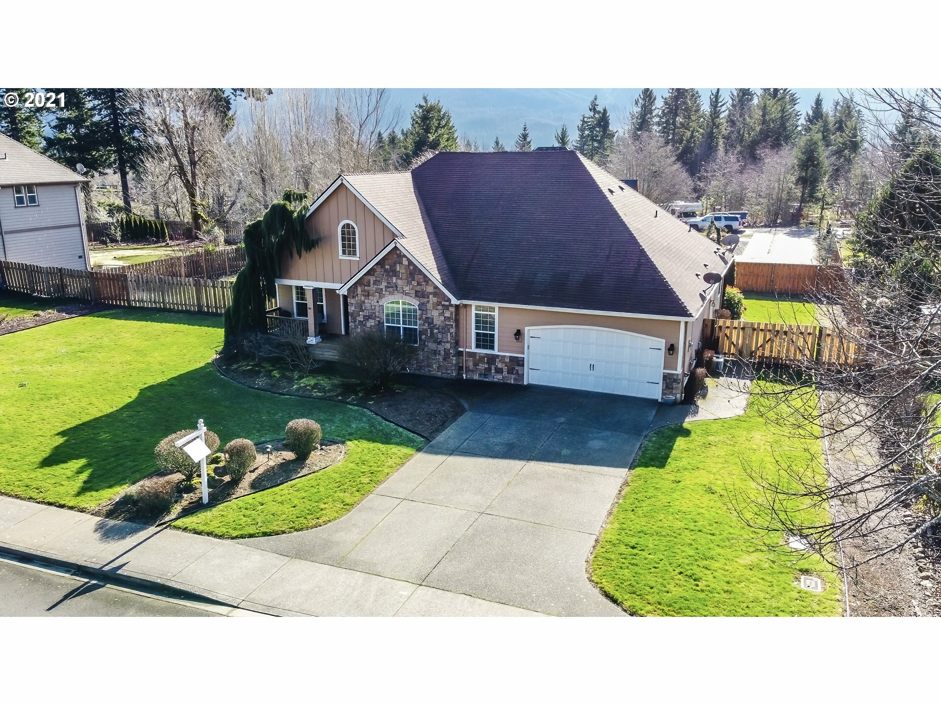 Property Photo: 882 NW Angel Heights Rd WA 98648