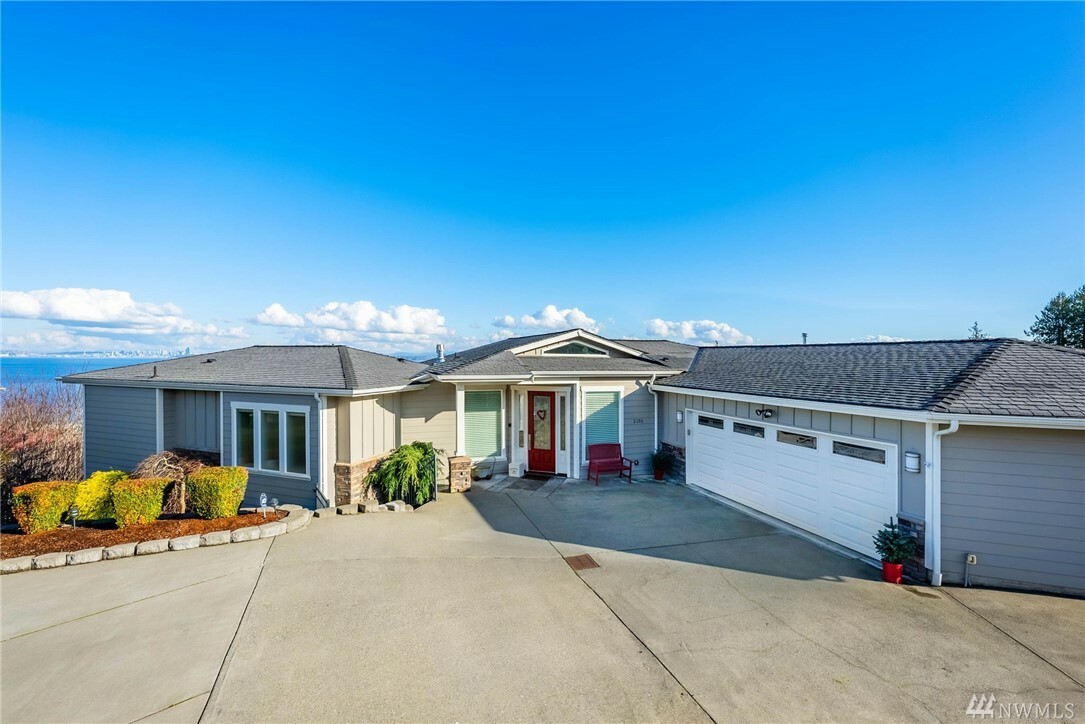 Property Photo:  2151 Madrone Ave E  WA 98366 