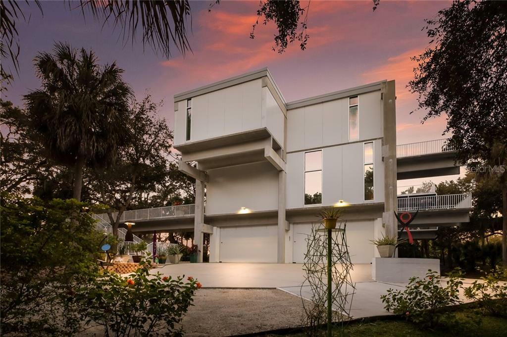 Property Photo: 1002 Tara Vista Drive FL 34232