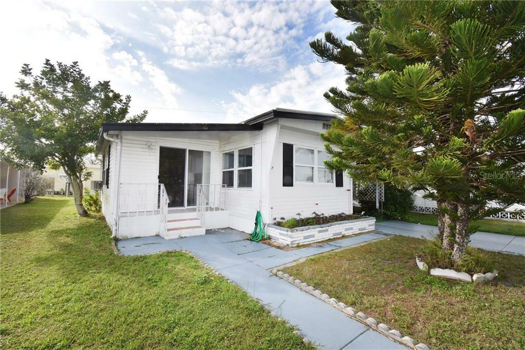 Property Photo:  1746 Old Elm Street  FL 34234 