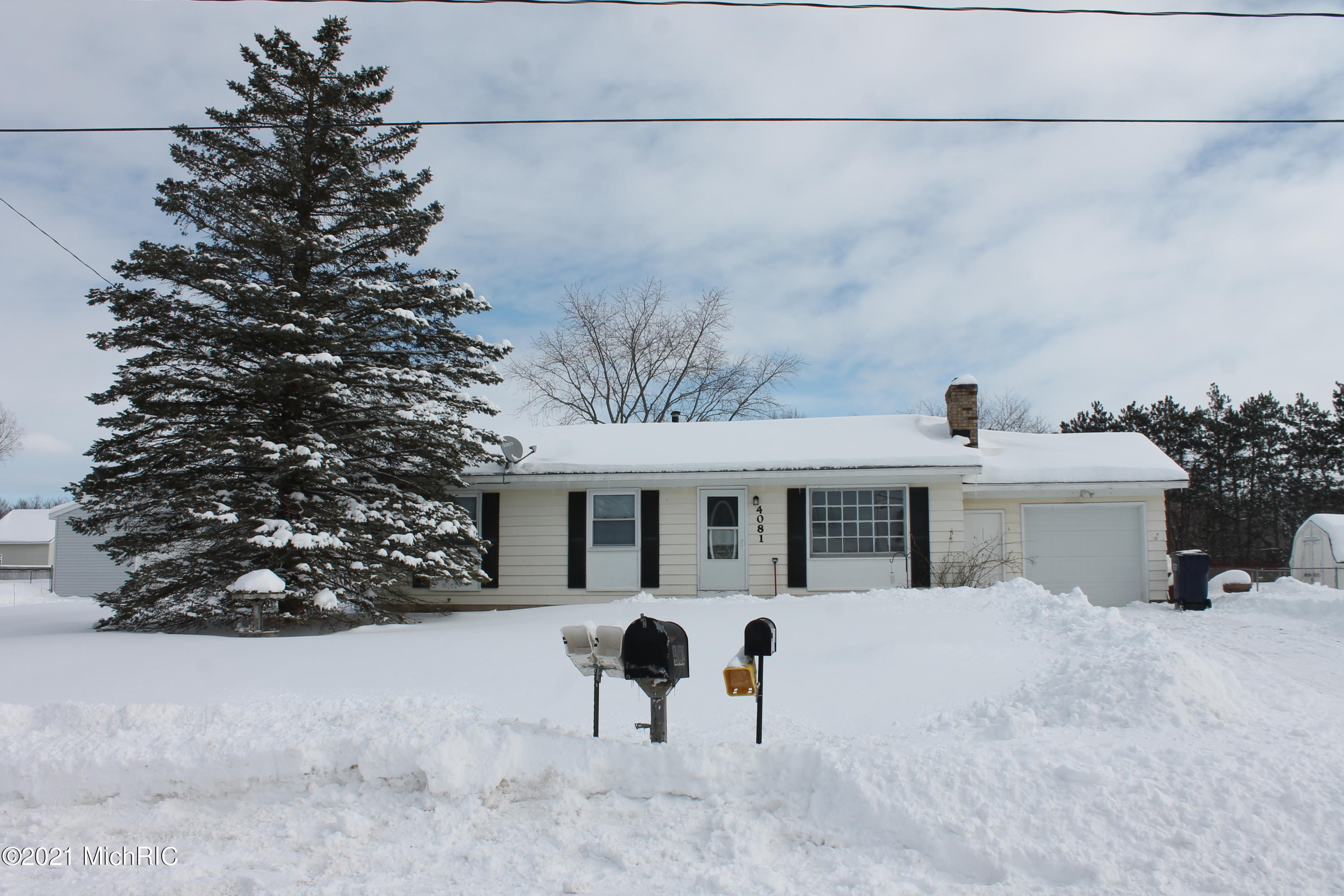 Property Photo: 4081 Ranchero Drive MI 49323