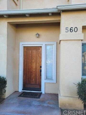 Property Photo:  560 W Olive Street  CA 90301 