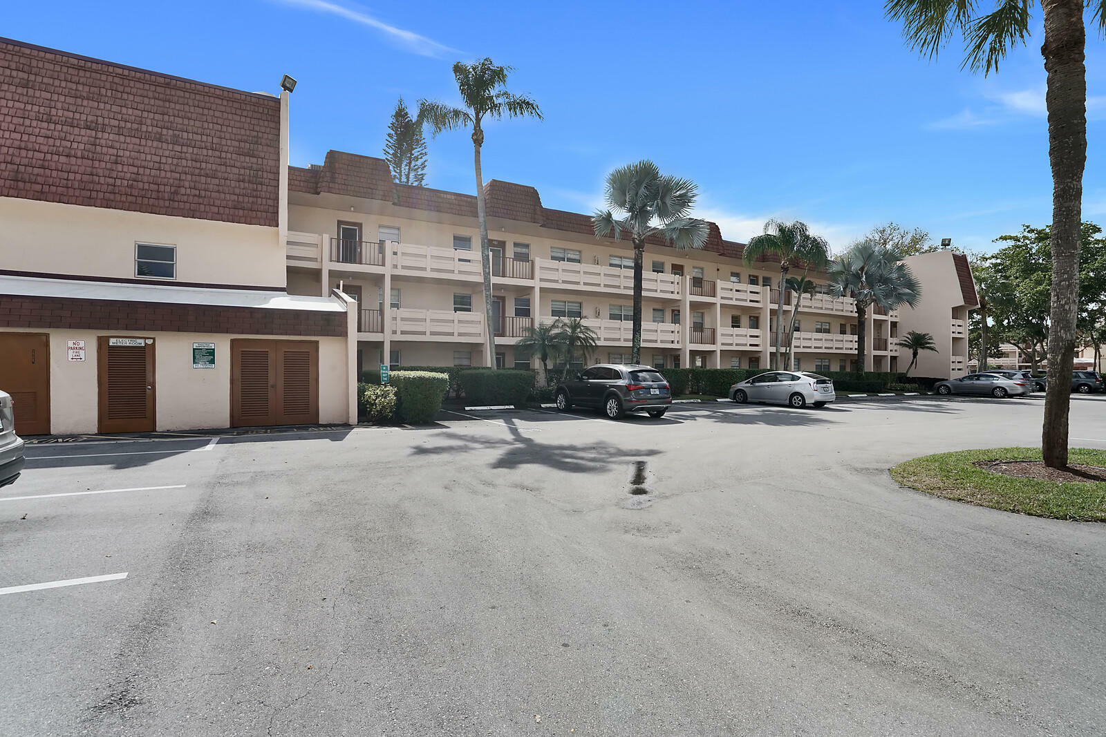 Property Photo:  14790 Bonaire Boulevard 308  FL 33446 