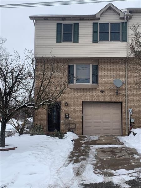 Property Photo:  305 Santos St  PA 15035 