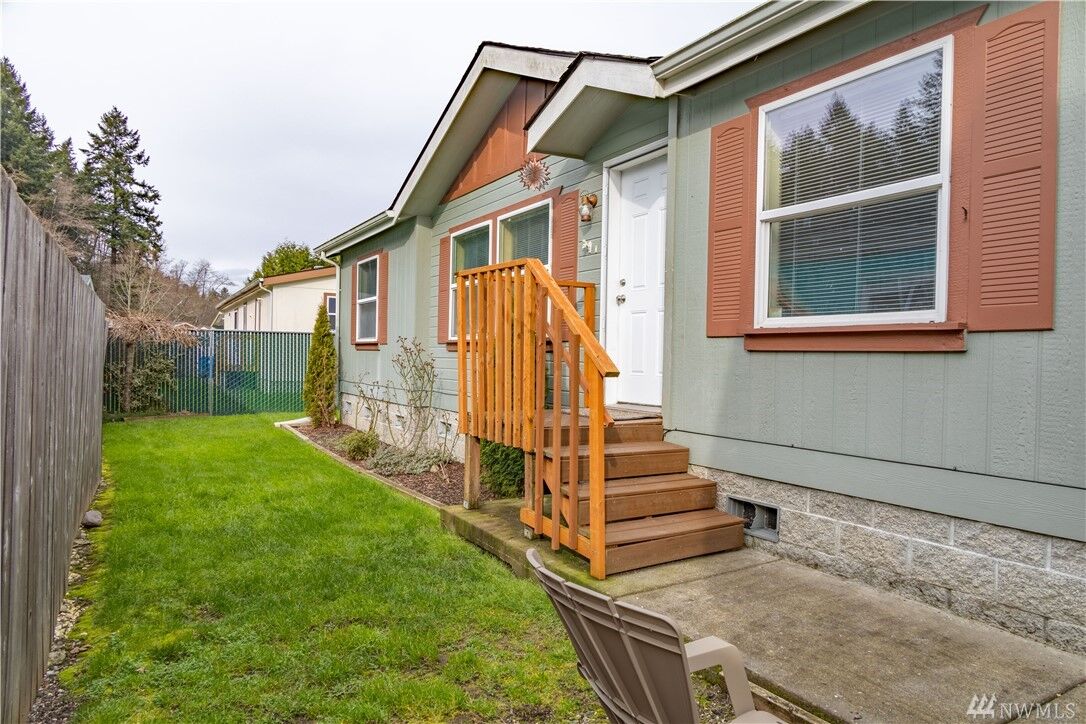 Property Photo: 201 W Oakview 71 WA 98531