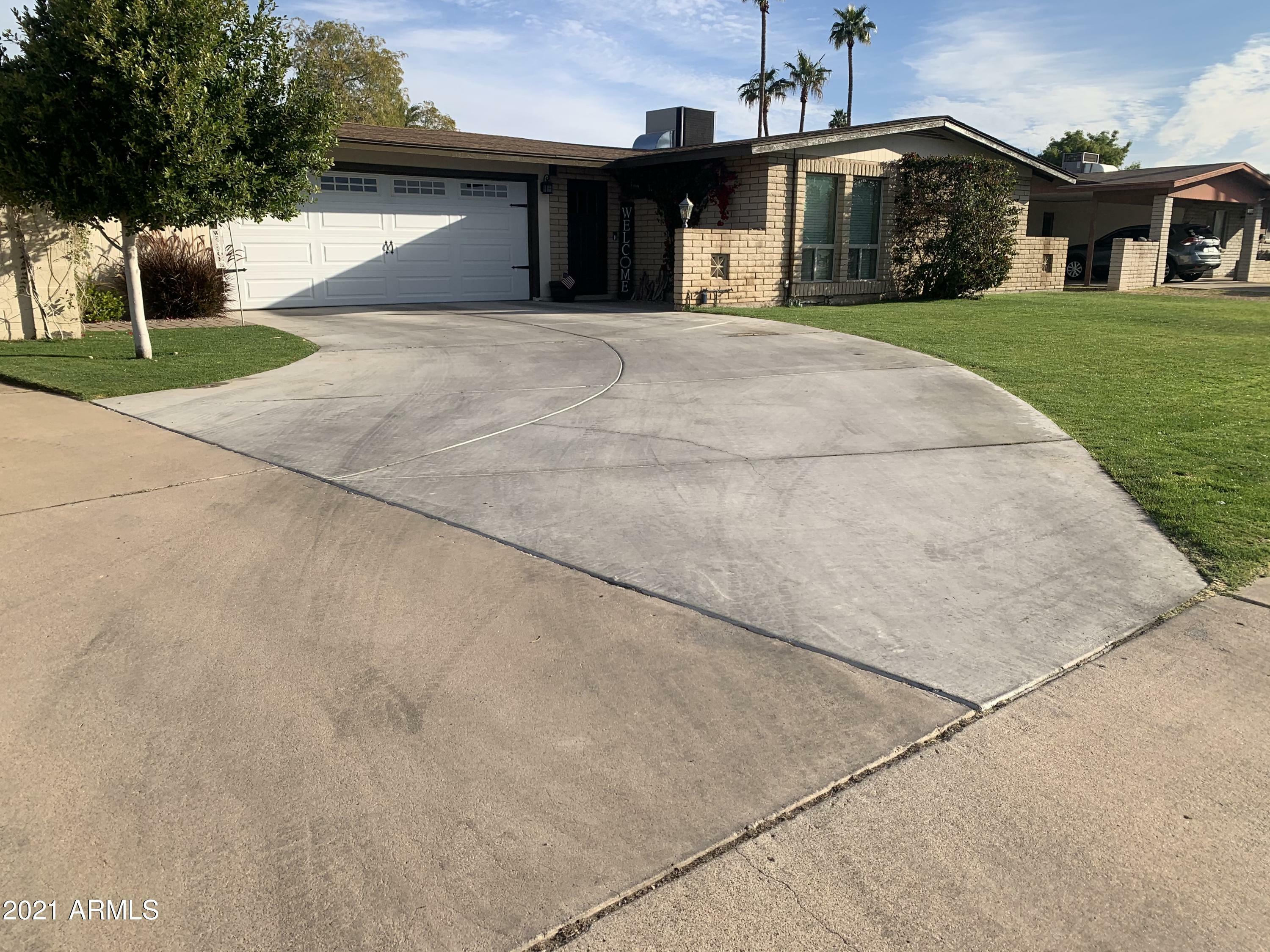 Property Photo:  2064 E Evergreen Street  AZ 85213 