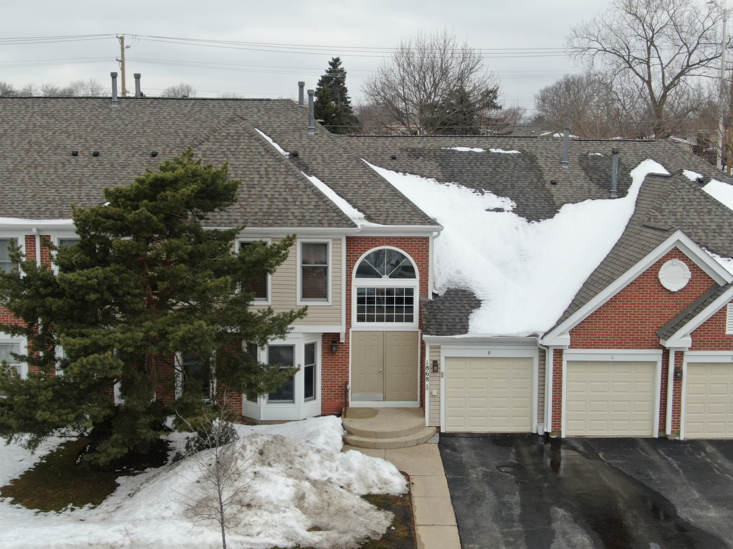 Property Photo: 1868 Fox Run Drive 4-7 IL 60007