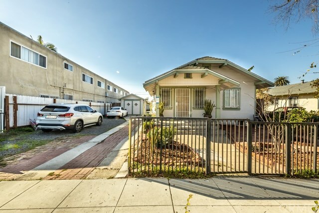 Property Photo:  1365 Dawson Avenue  CA 90804 