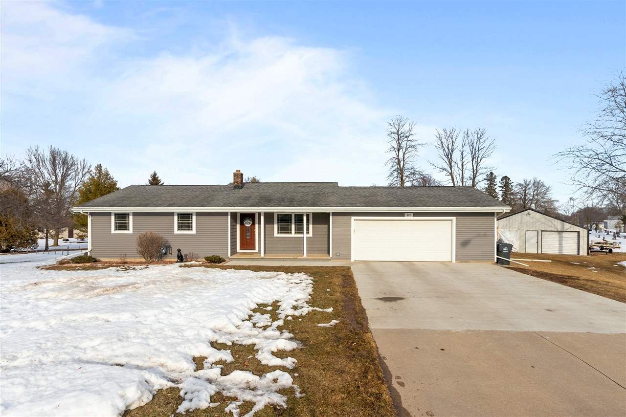 Property Photo:  407 Vanderloop Court  WI 54130-8962 