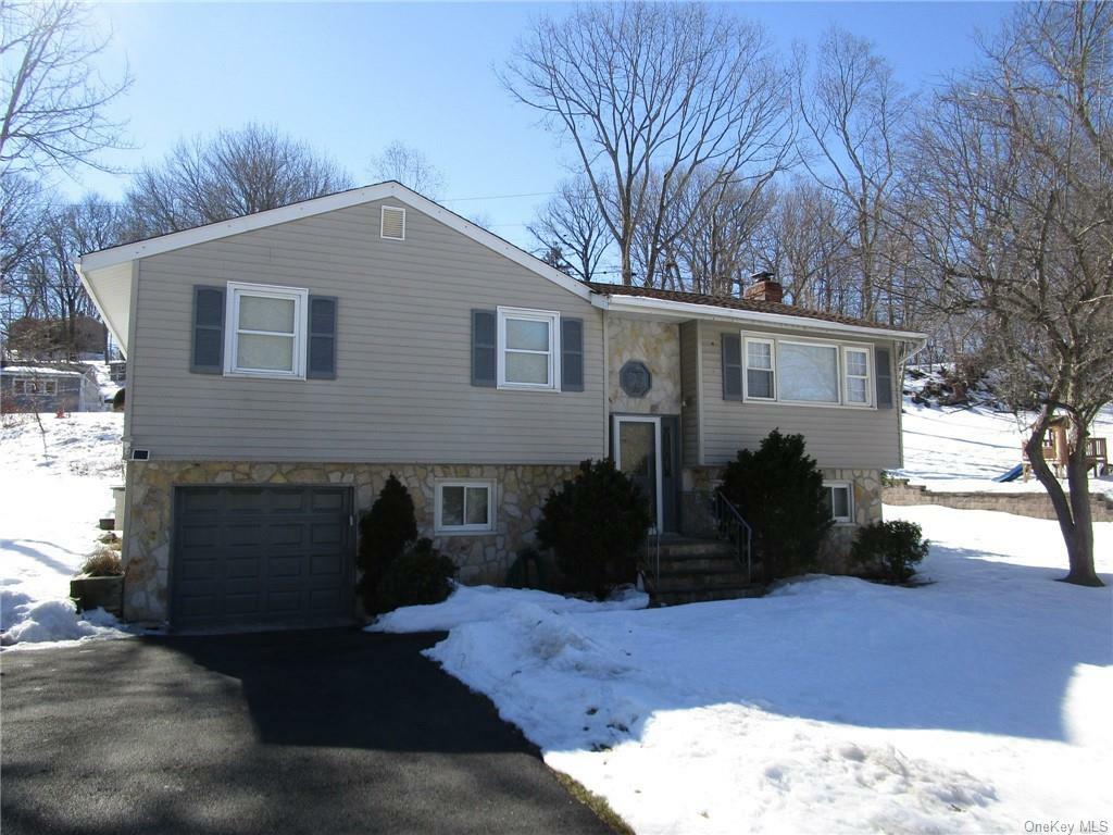 Property Photo:  409 Kennicut Hill Road  NY 10541 