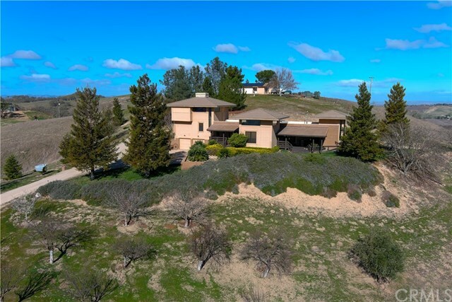 Property Photo:  2550 Summer Ranch Road  CA 93446 