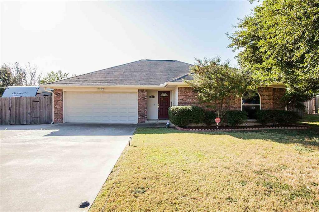 Property Photo:  200 Buttercup  TX 76705-5301 