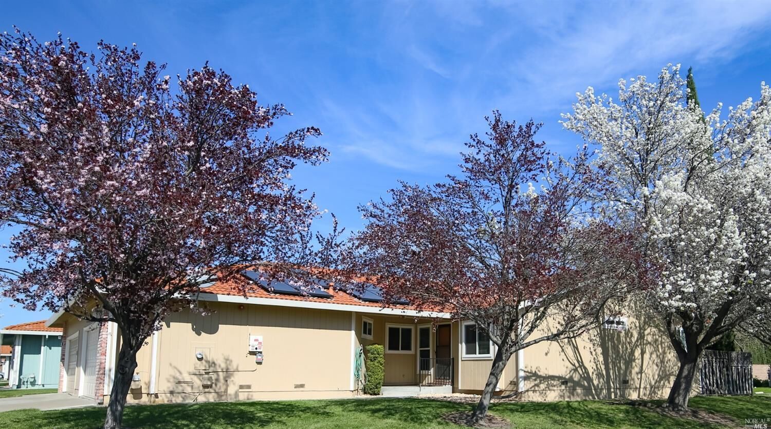 Property Photo:  155 Bryce Way  CA 95687 