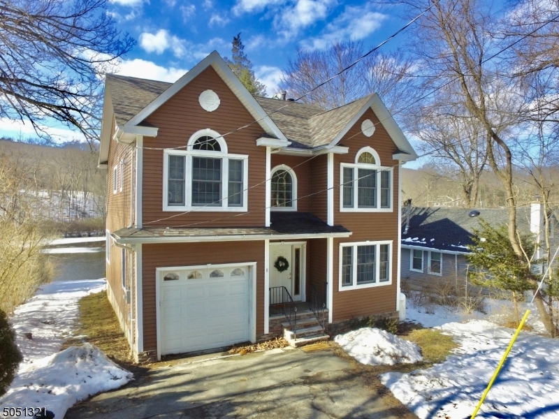 Property Photo:  8 Timberwood Lane  NJ 07438 