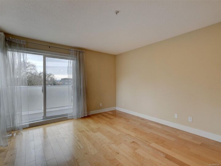Property Photo: 2515 Dowler Pl 202 BC V8T 4H7