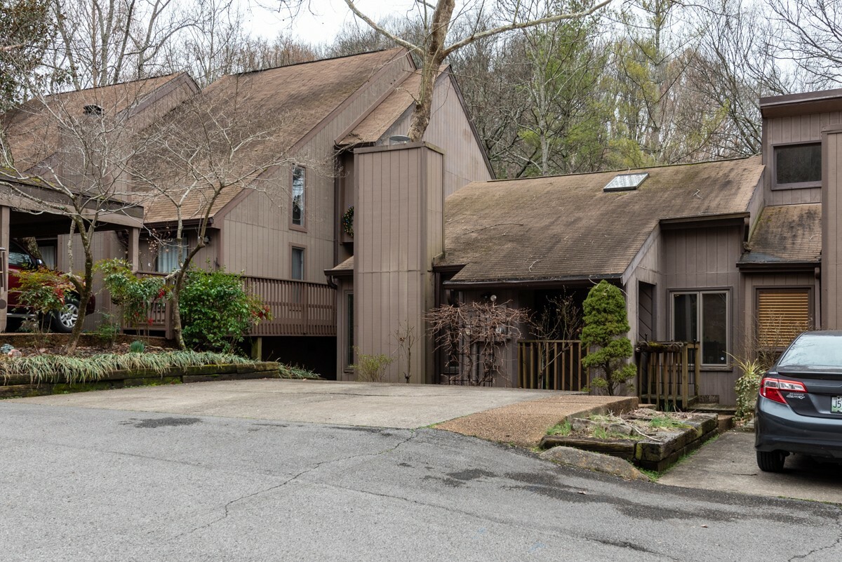 Property Photo: 314 Chimney Hill TN 37221